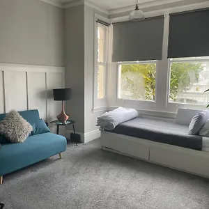 Lancaster Entire Apartment Brighton